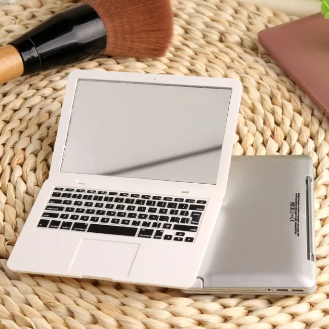 Mini espejo portátil con diseño de portátil