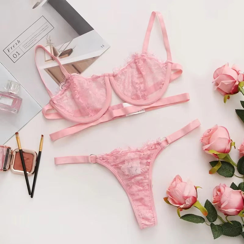 Conjunto de Lencería Sensual de Encaje – Sujetador y Tanga Elegante