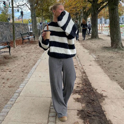 Pantalón ancho a rayas para mujer