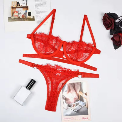 Conjunto de Lencería Sensual de Encaje – Sujetador y Tanga Elegante