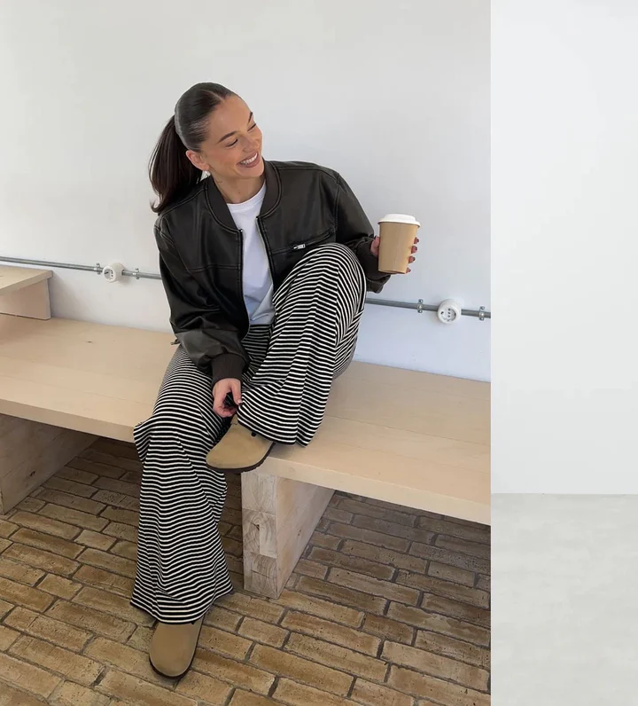 Pantalón ancho a rayas para mujer